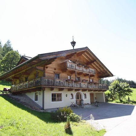 Villa On A Courtyard Near The Ski Area In Salzburg Eben Im Pongau Exterior foto